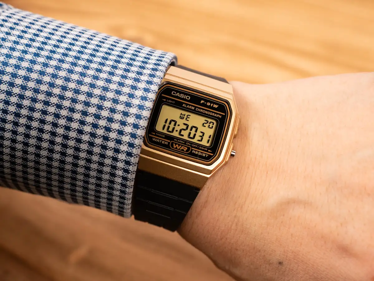 F-91W カシオ チープカシオ CASIO 写真 装着 腕