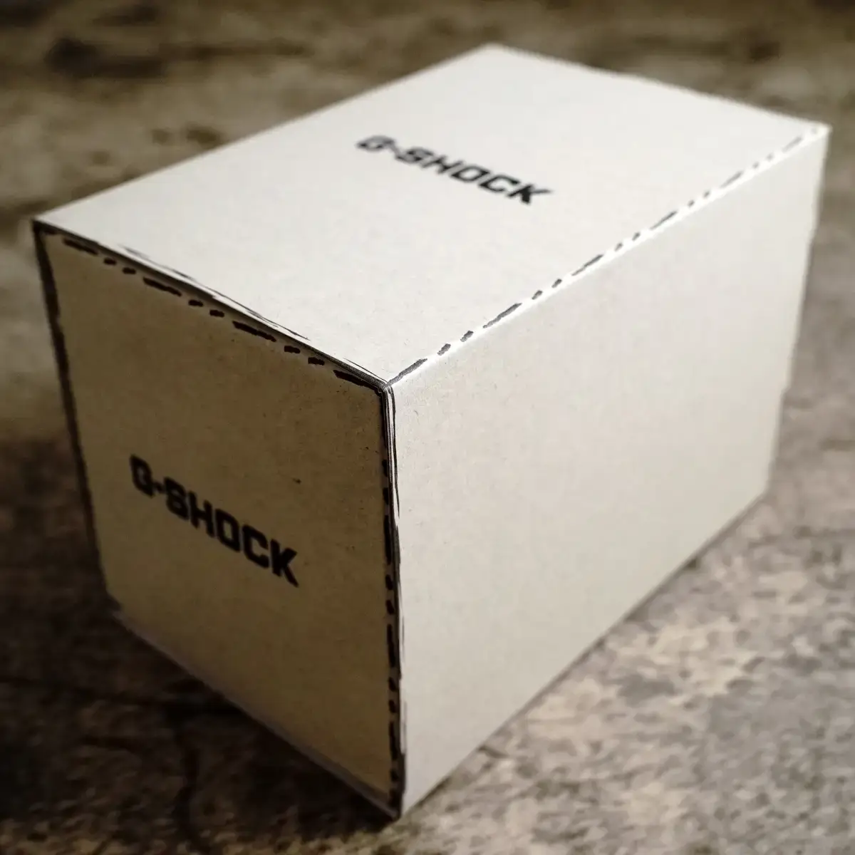 腕時計喫茶-Wristwatch-Tearoom- | ストレスに〝早めのG-SHOCK〟が効く!! 折り紙モチーフG-SHOCK「DW-5600RGM-1JR」購入レビュー DW-5600RGM-1JR G-SHOCK ボックス