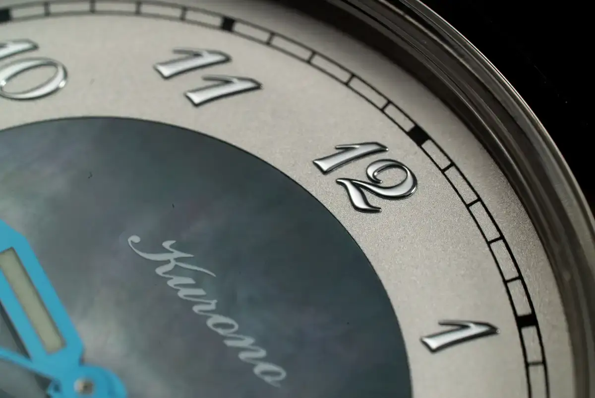 腕時計喫茶-Wristwatch-Tearoom- | 【購入・実写レビュー】テレコンで2.8倍も!! ソニー「100mm F2.8 Macro GM OSS」最大撮影倍率 1.4倍で〝腕時計を撮る〟 SEL20TC