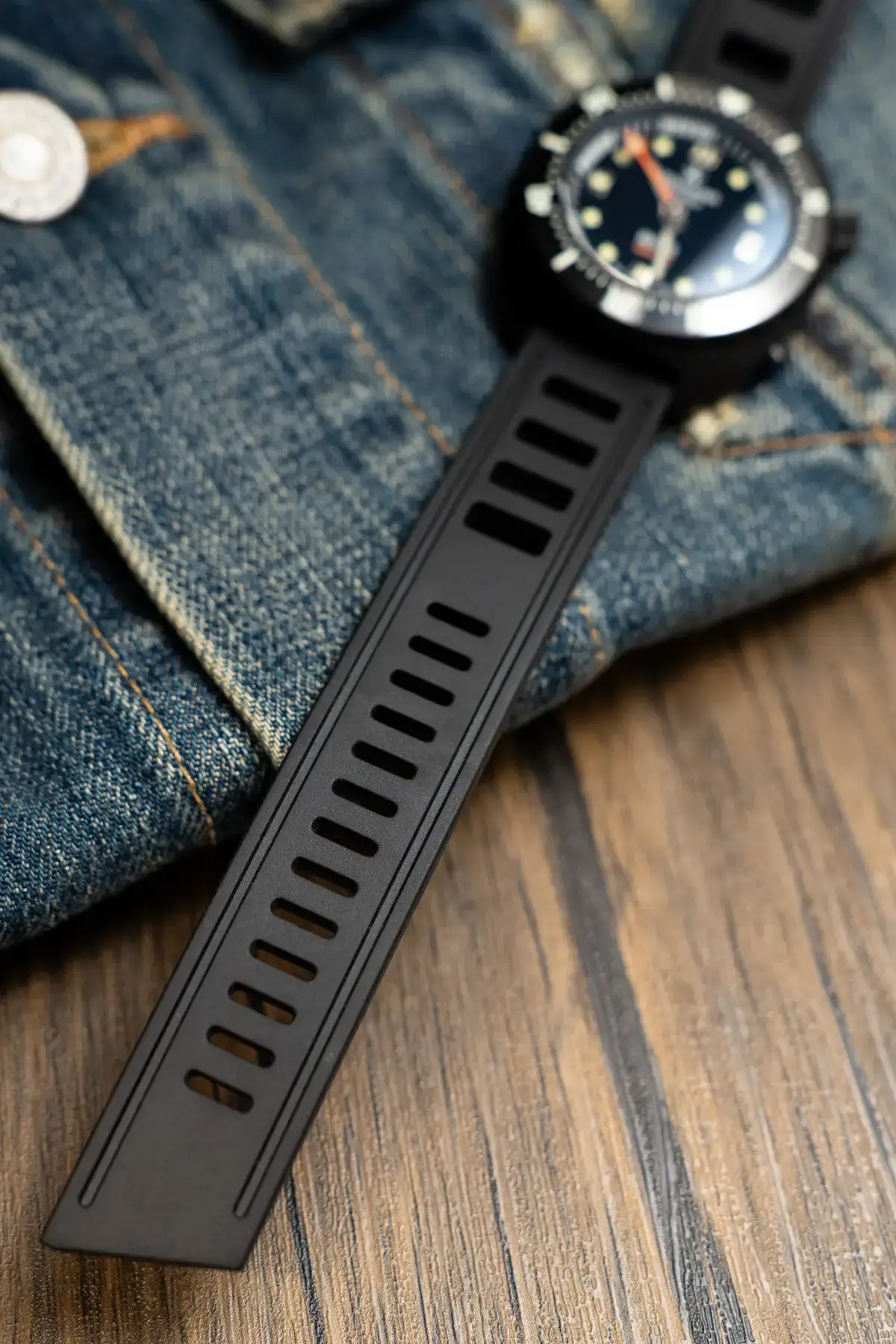 腕時計喫茶-Wristwatch-Tearoom- | Cラインの不可避な誘惑… アクアスター「ベンソス プロフェッショナル」購入記 AQUASTAR BENTHOS PROFESSIONAL アクアスター ベンソス プロフェッショナル 黒いダイバーズウォッチ