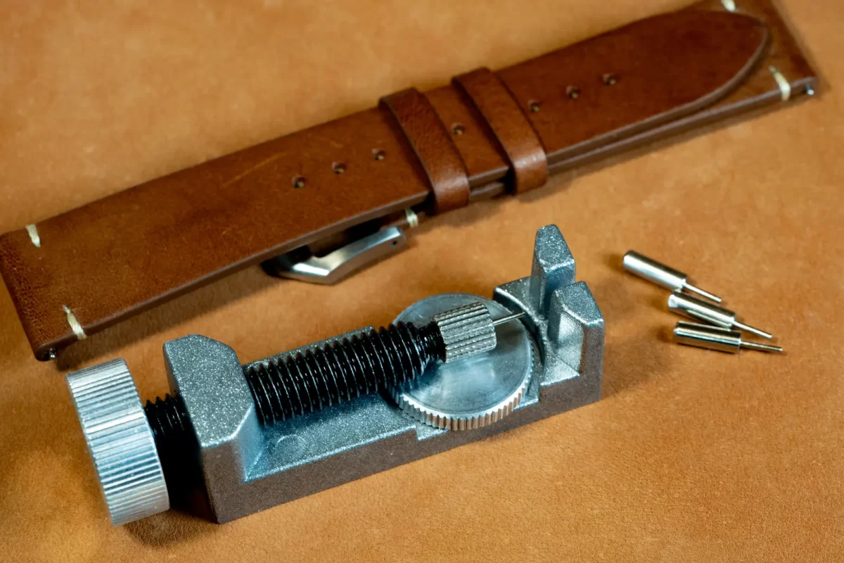 DIY Watch Club ウォッチキット レザーストラップ 割りピン抜き