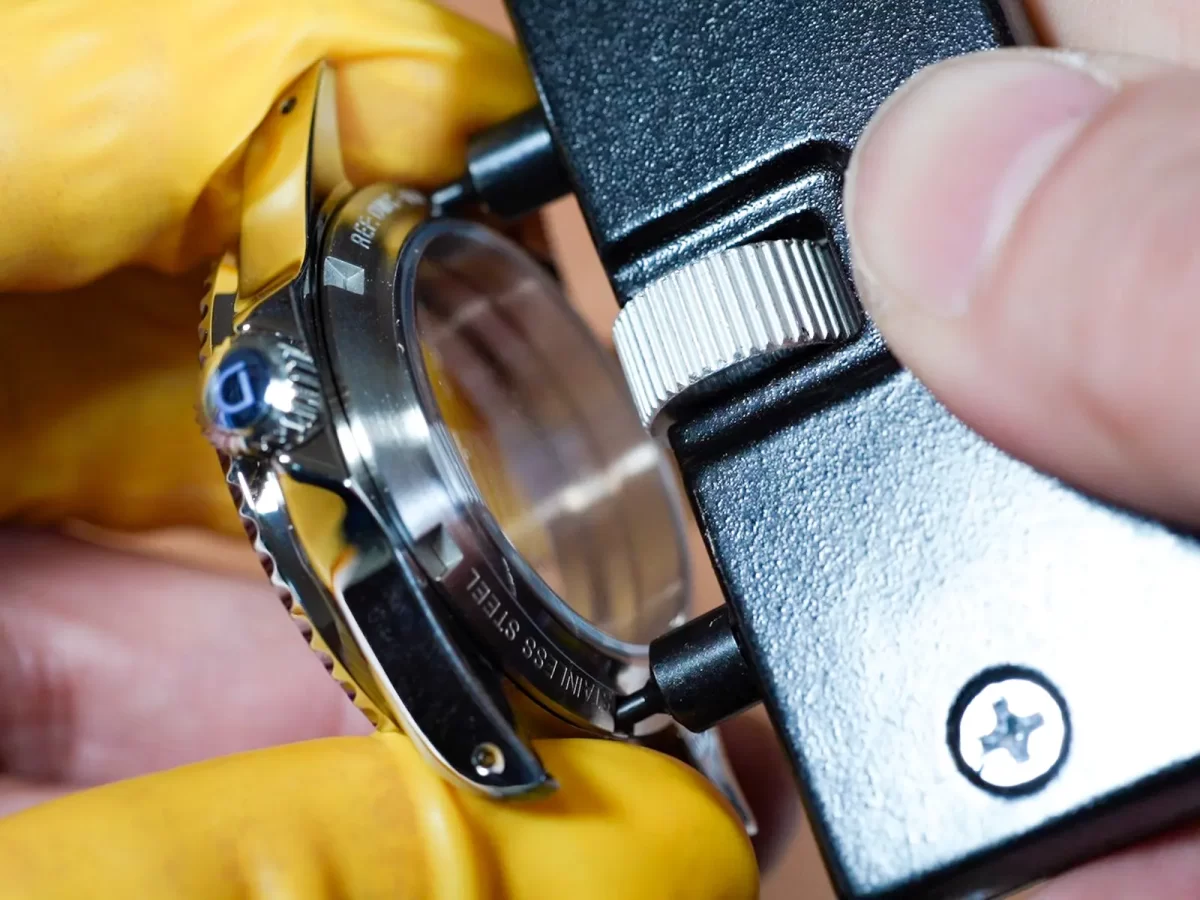 DIY Watch Club ウォッチキット ケースバック 外す