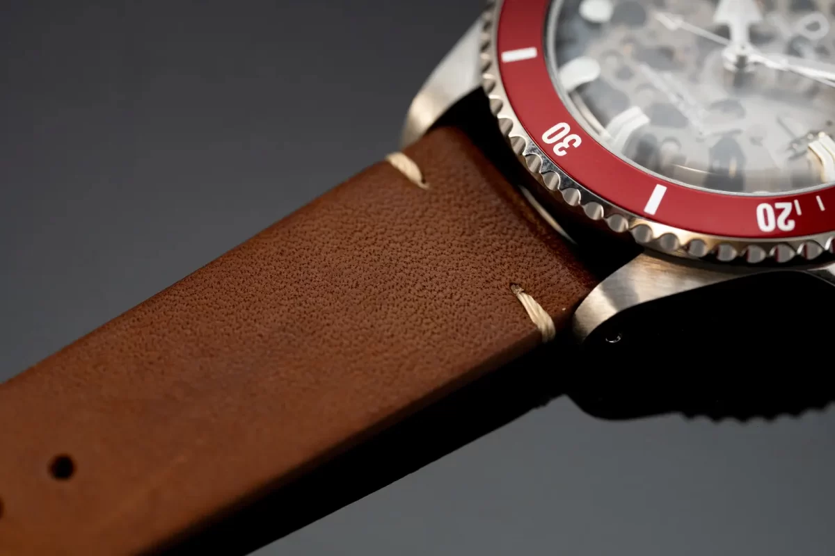 DIYウォッチキット ダイバーズ 40ミリ DIY Watch Club 赤ベゼル マクロ