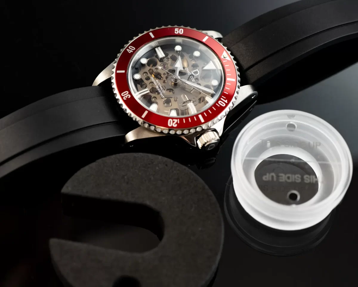 DIYウォッチキット ダイバーズ 40ミリ DIY Watch Club 赤ベゼル マクロ