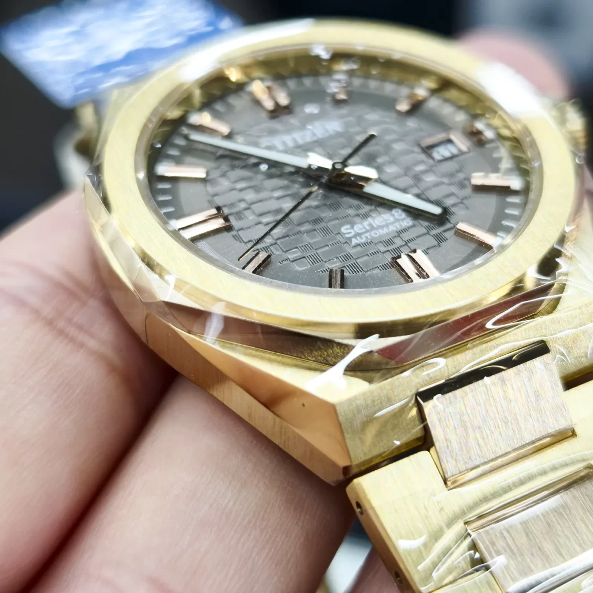 シチズン シリーズエイト NB6085-57W Series 8 Citizen 新製品 手のひら 載せる Cal.9051 ベゼル ケース