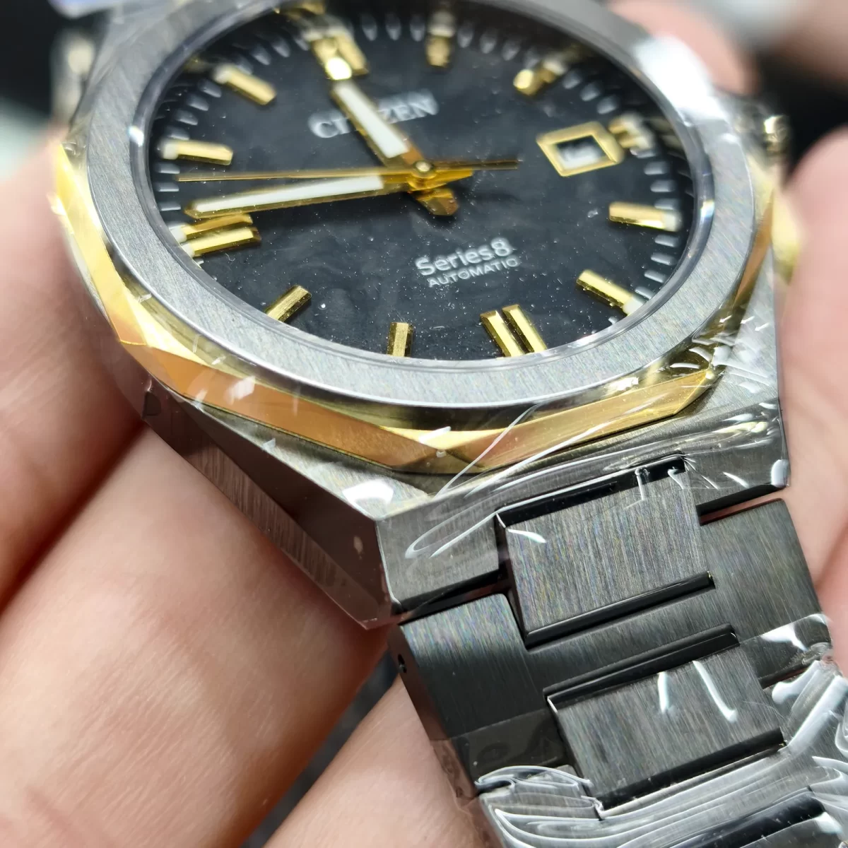 シチズン シリーズエイト NB6086-54E Series 8 Citizen 新製品 手のひら 載せる ケース エッジ Cal.9051